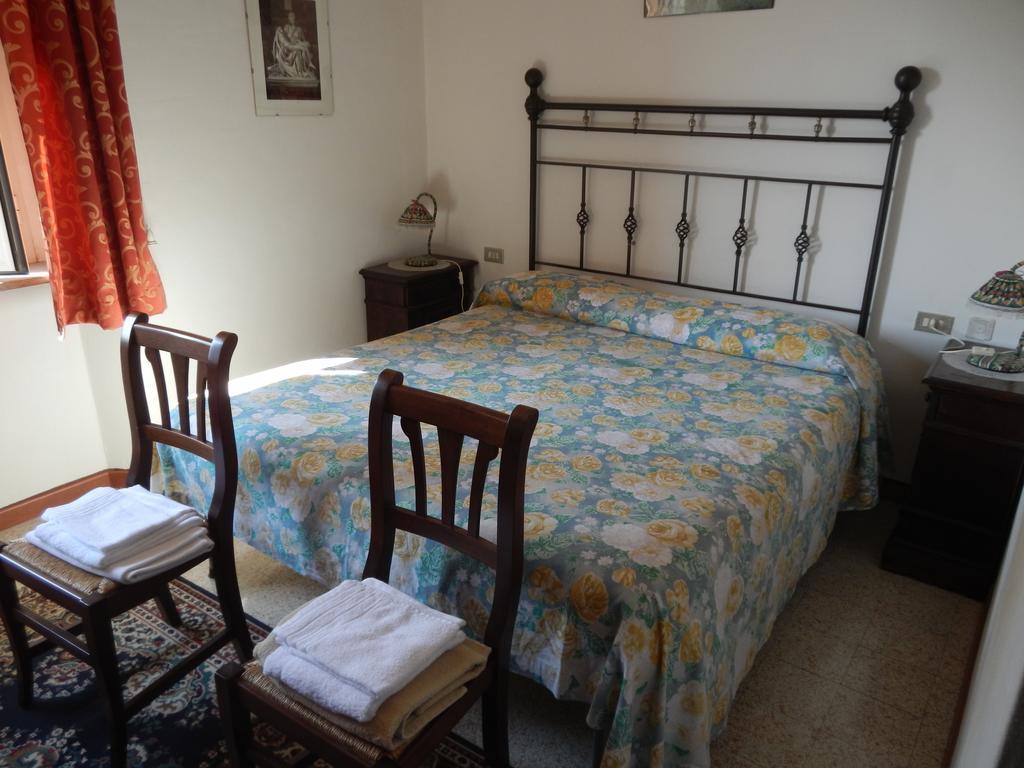 Residence Il Colle Collestrada Δωμάτιο φωτογραφία